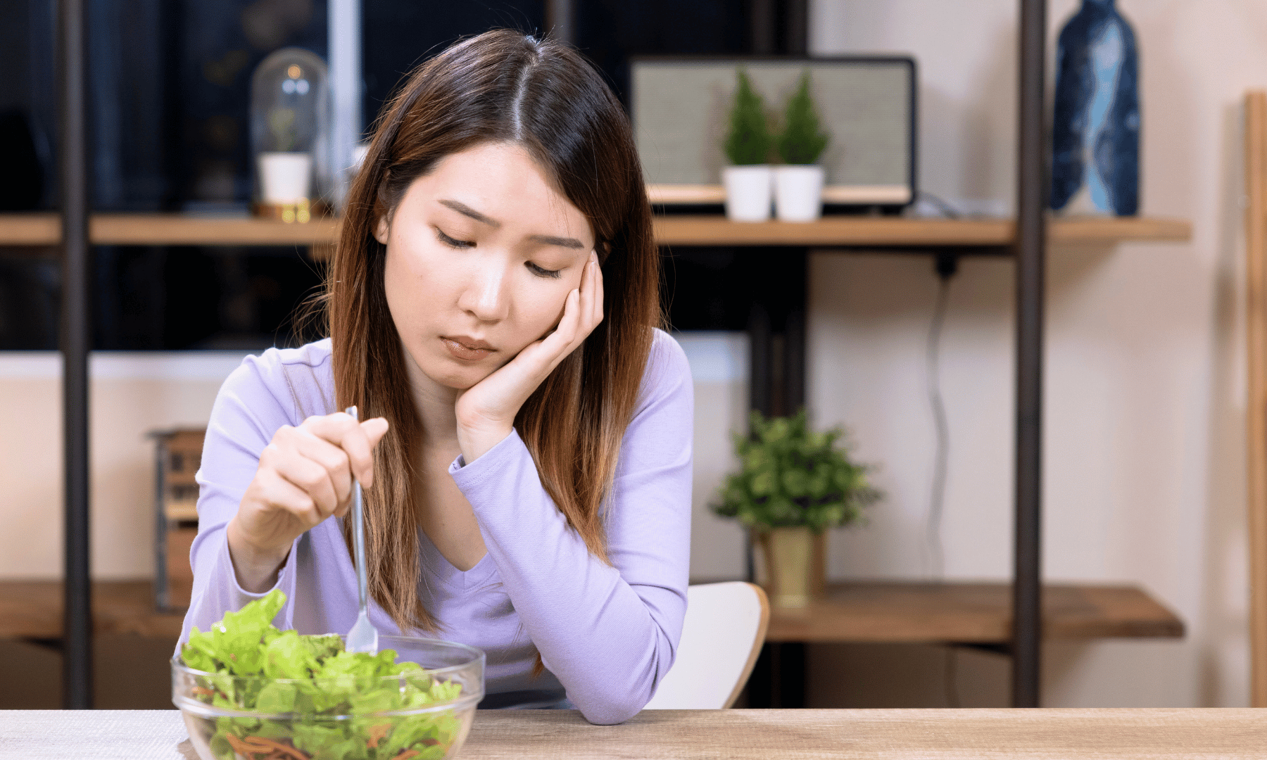 夏バテで食欲がありません…無理にでも食べるべき？💦